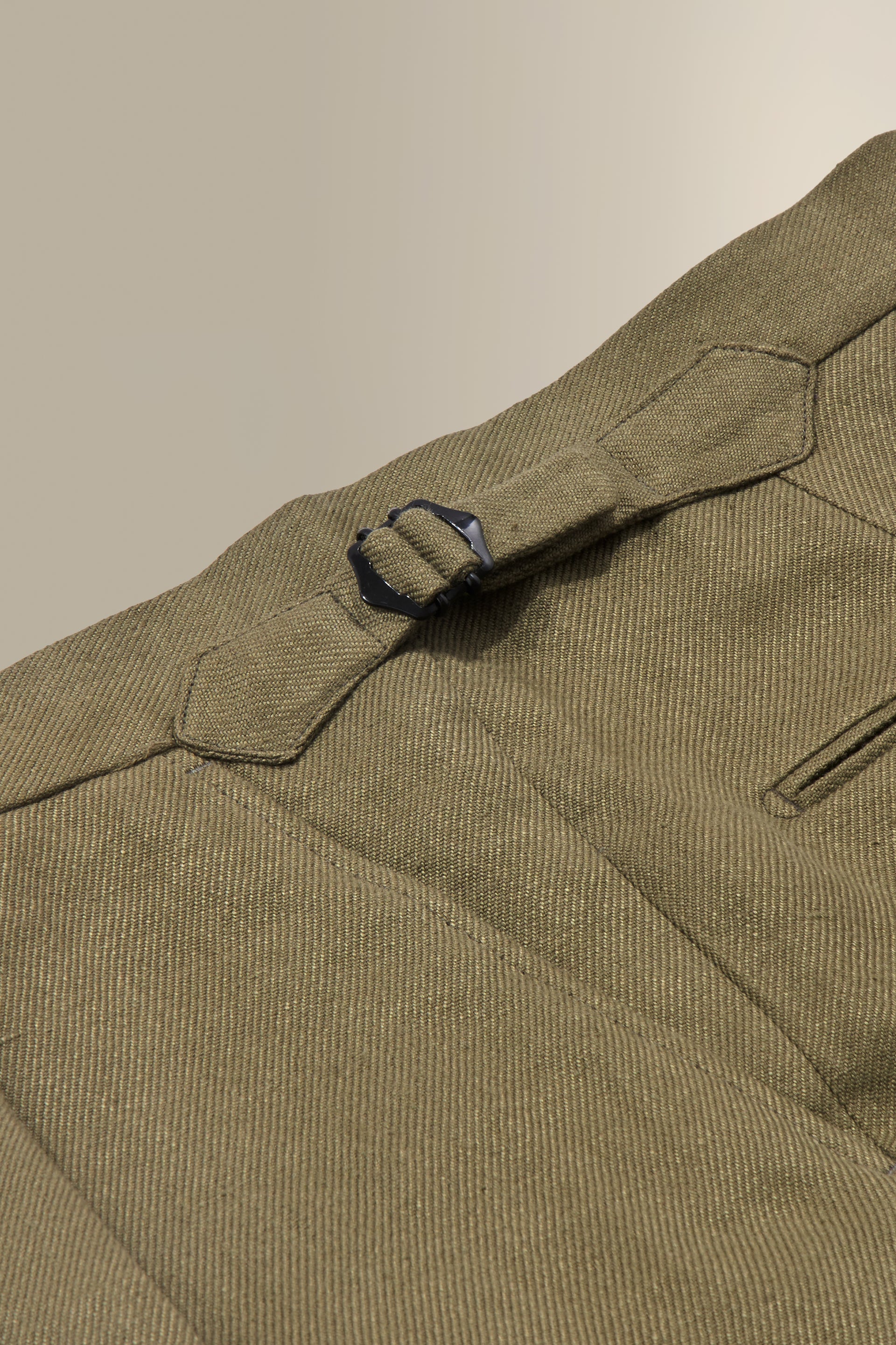 Green Single Pleat Linen Twill Shorts