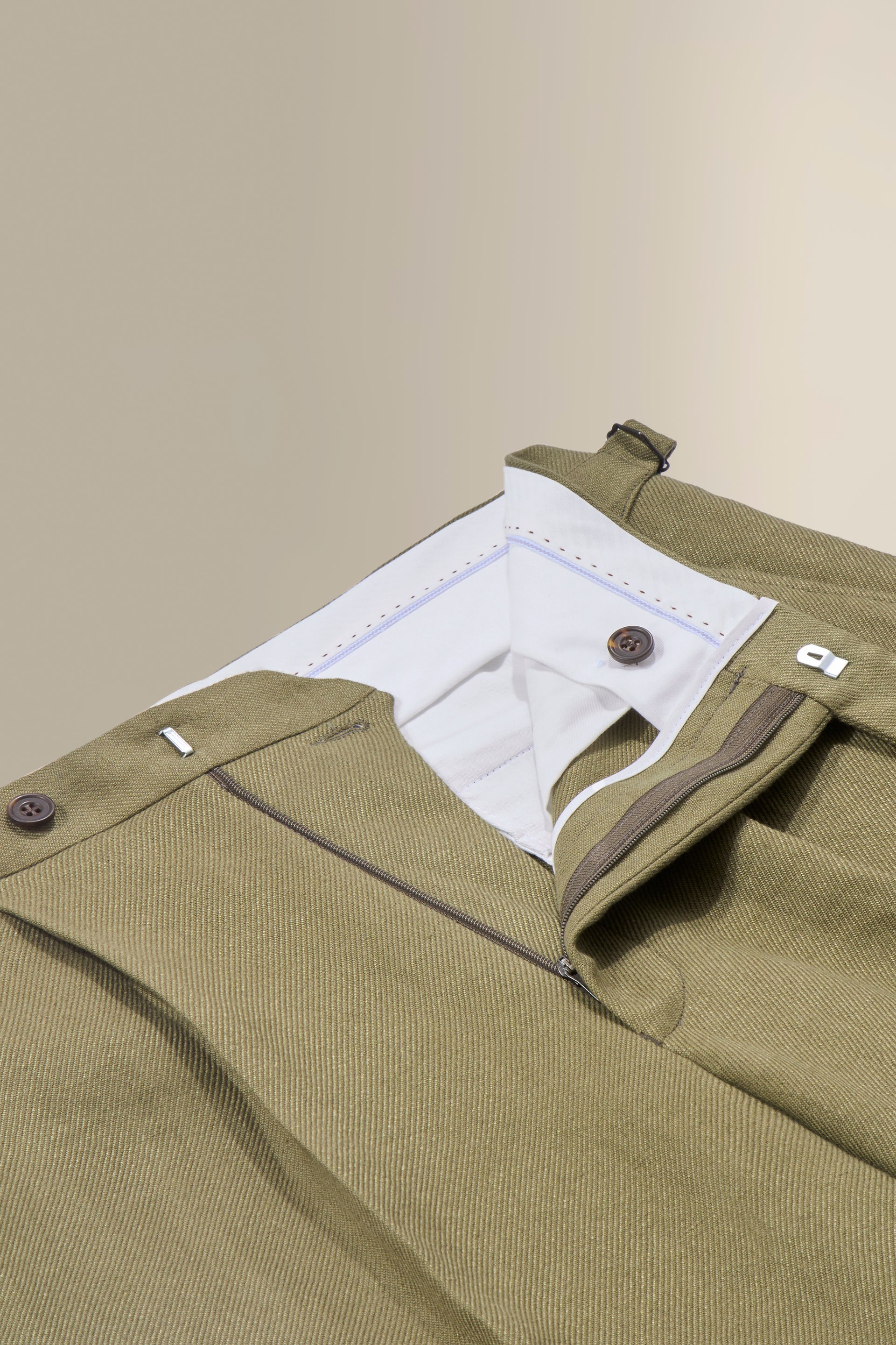 Green Single Pleat Linen Twill Shorts