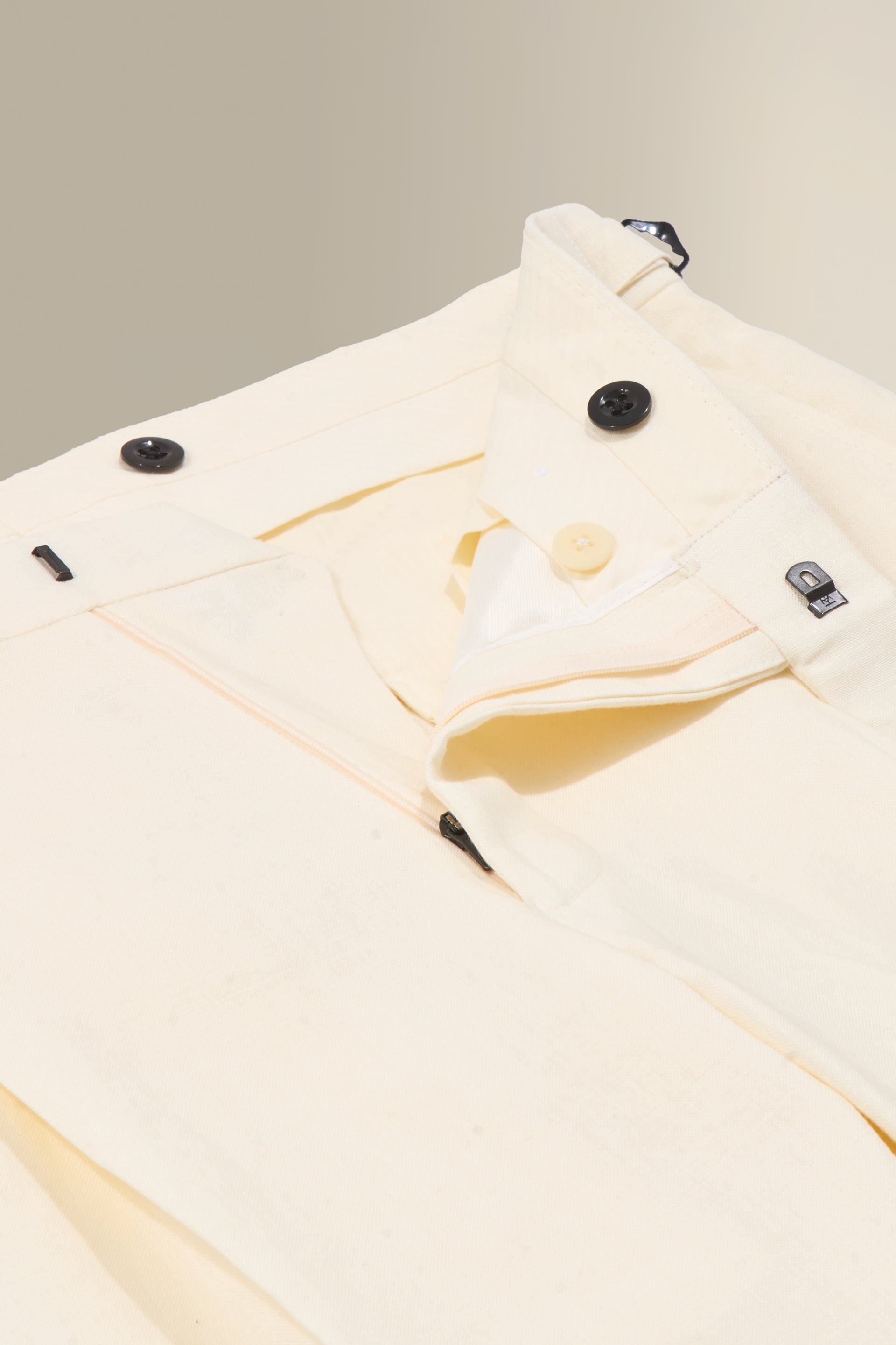 Cream Single Pleat Linen Trousers