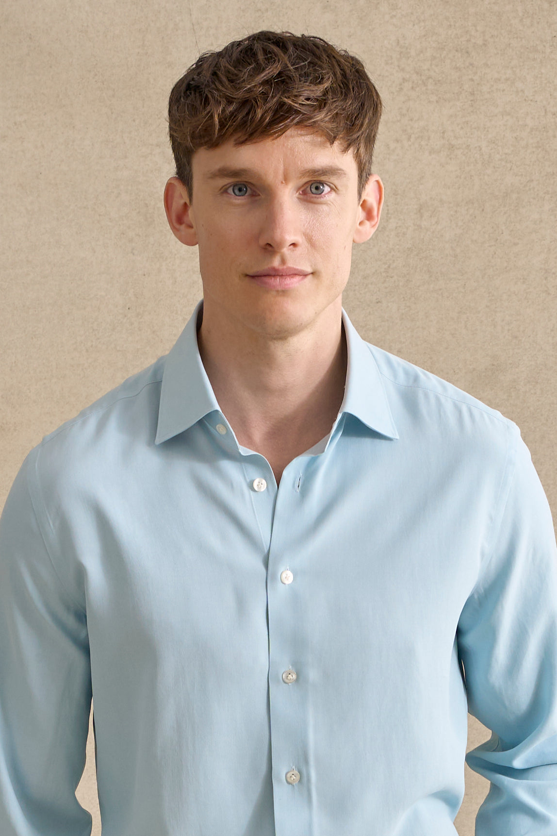 Light Blue Cutaway Collar Tailored Fit Sandwash Silk Shirt