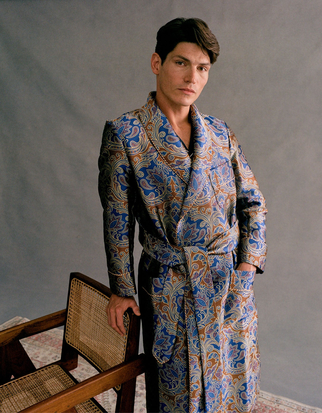 silk paisley dressing gown Men's 100% Mulberry Silk Long Robe Kimono Ovals Print Bath Robe, Heavy Silk 19 Momme Dressing Gown at Amazon Men's Clothing store