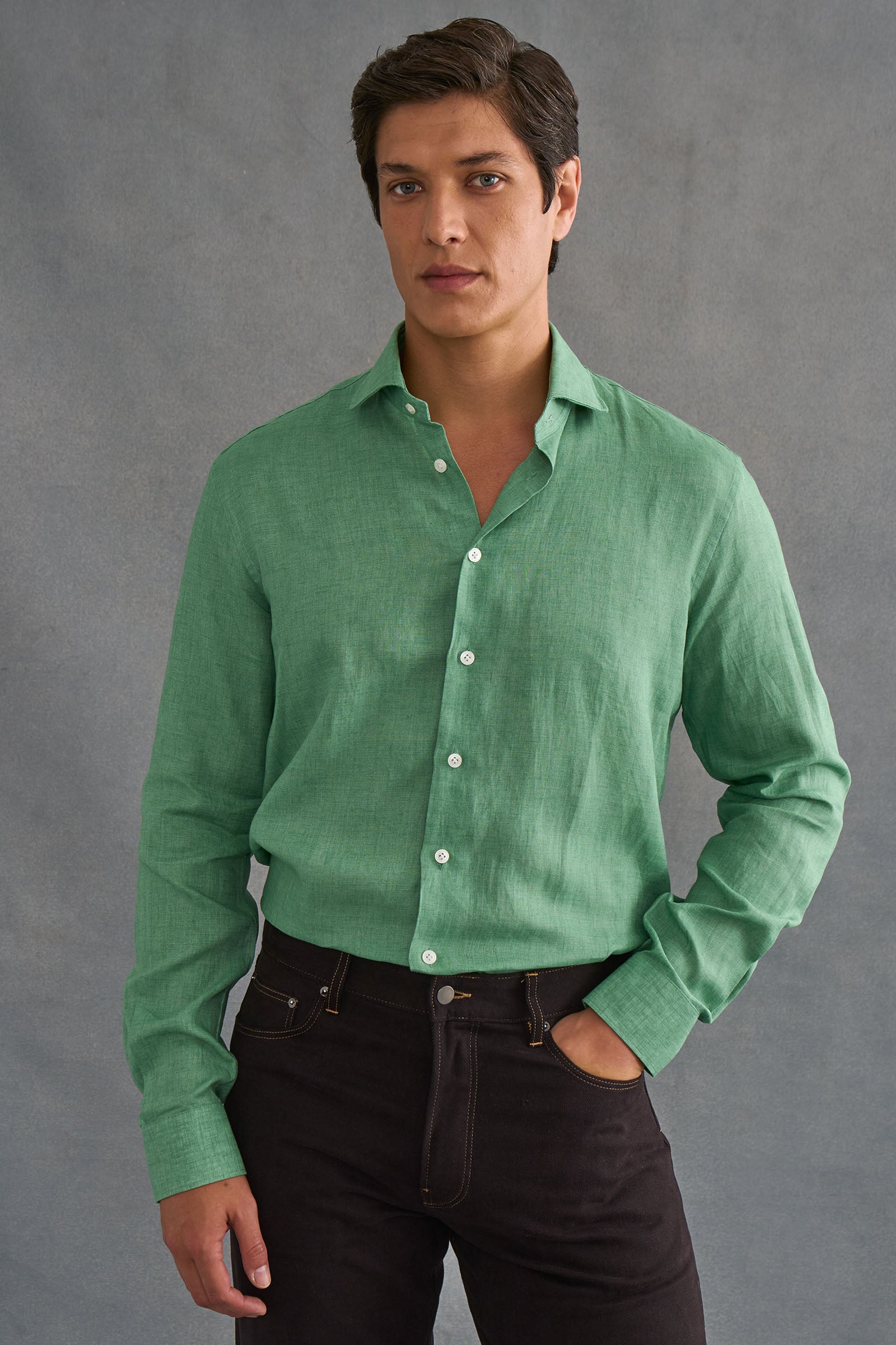 Green Cutaway Collar Standard Fit Single Cuff Linen Shirt