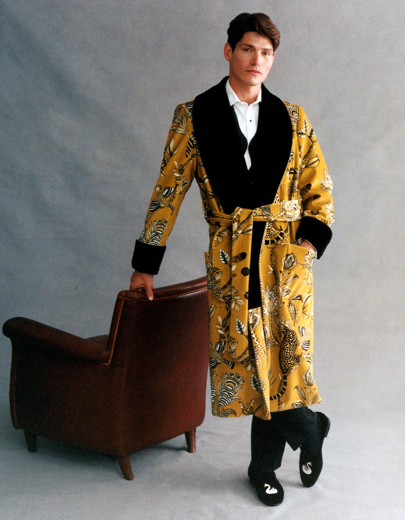 Gold Camp Critters Lined Velvet Dressing Gown New and Lingwood Gold Camp Critters Lined Velvet Dressing Gown New and Lingwood